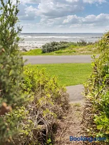 Carolyns beach house - Image 1