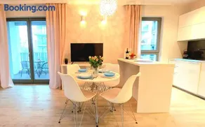 Sunny Breeze Apartment next to the beach by TriApart - Image 2