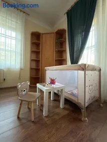 Damjanich Deluxe Apartman - Image 3
