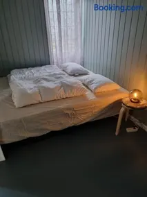 Stor leilighet med 4 senger sentralt i Førde - Image 5