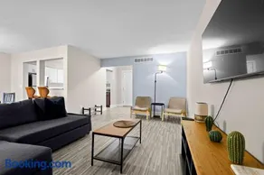 The Ultimate Rochester Getaway Cozy & Inviting - Image 1