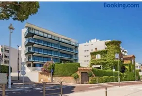 Exceptional penthouse with panoramic views - Image 2