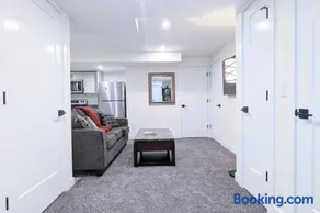The Bronco - Cozy 2 Bedroom Suite in Brighton - Image 1