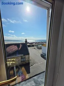 The harbour inn - Image 5