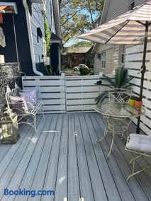 Adorable 1 bedroom cottage - Image 2
