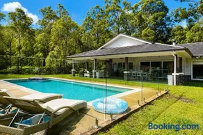 Spacious 6BR Mansion with Pool Sauna BBQ - Image 1