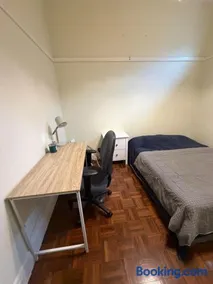 Private room near the airport - Image 1