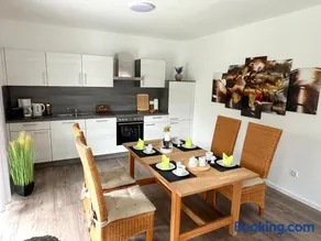 "Calypso" Papenburg Ebenerdig Terrasse Einbauküche Neubau 84 qm Free Wifi 2 Schlafzimmer bis 4 Personen - Image 1