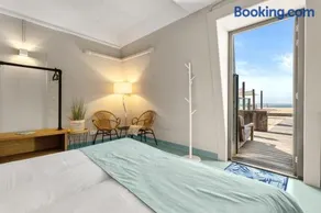Beachrooms Pier 7 - Image 5