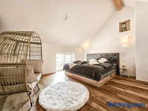 Cloud 9 - Image 1