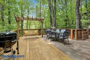 Cool House with Hot tub at Beech Mtn Resort - Image 3