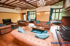 The Sheriff House - Beautiful large property in Wroxham, perfect for family holidays - Image 2