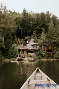 The Water’s Edge * * Unique Muskoka Treehouse * * - Image 5