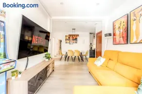 LUJO Parking, Proyector, Maquinita y Patinetes - Image 3