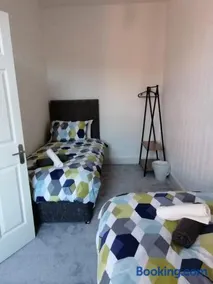 6 beds sleeps 6 only 2 miles from Newcastle centre - Image 2