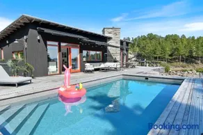 Cottage by the Sea - Image 2