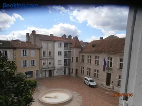 appartement place de la mairie à Nérac - Image 1