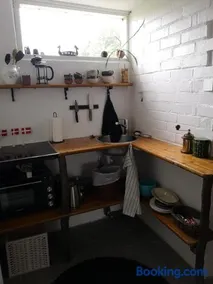 Keramikhuset 2 komma 0, smuk natur og hjemlig hygge - Image 3