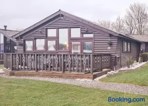 Fenna Lakeside Lodge - Pine Lake Resort - Image 4