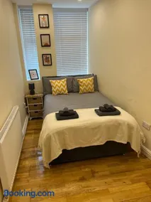 Spacious ground floor suite comfortably sleeps up to eight - Image 4