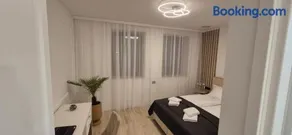 Anita's Mansion - Image 2