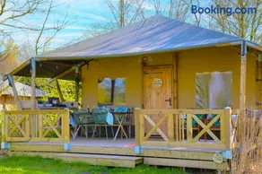 Glamping Safarilodge 'Grutte Fiif' met airco, extra keuken op veranda en privé achtertuin - Image 1