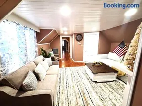 Luxury Loft - Family-Friendly Home Free Parking - Image 2