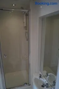 133 A Park Road - Image 3