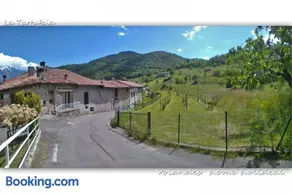 Appartamenti La Tartufaia Country house pool and relax By Gardadomusmea - Image 1