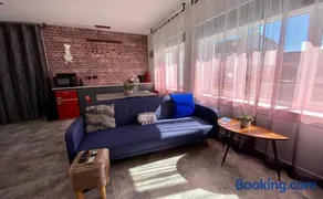 Dalgety Bay Luxury Studio Apartment - Image 1
