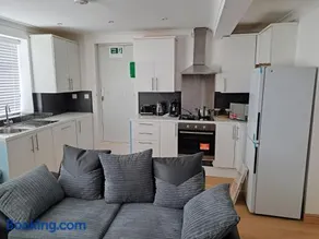 Grand Apartments Stretford - Image 4