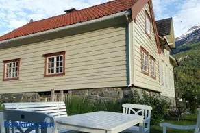 Arnestova - villagehouse in Loen - Image 1