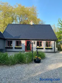 Hannas guesthouse - Image 1