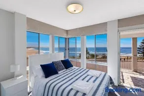 Dolphin Court 6 - Image 5