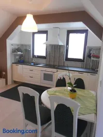 Apartment Knap - Image 2