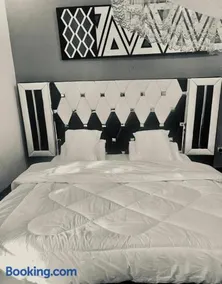 Grand Villa Apartment - Image 3