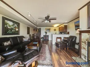 239 Edgewater Inn - Image 2