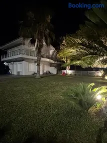Cozy beach home in Faros, Raches - Image 3