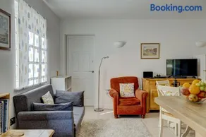 Station Cottage - Image 2