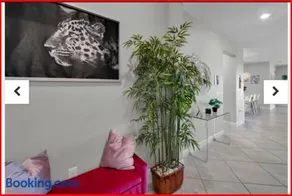 Sunny Lakefront Retreat - Image 1