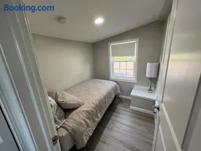 Tiny House near Syracuse Airport - Image 3