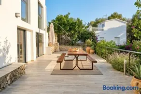 Villa Avril Villa con piscina privada cerca de Sitges 7 dormitorios Ideal grupos - Image 1