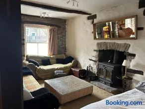 Half Moon House - Image 3