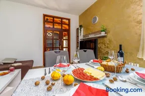 Apartments Kiki 150 METERS TO THE BEACH - Image 4