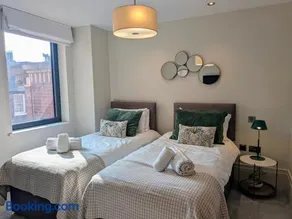 The Old Fire Station Luxury Apartment - Image 1