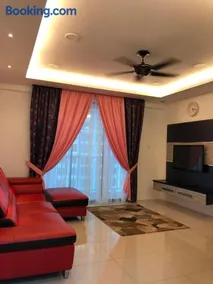 KJ Homestay Casa Kayangan - Image 1