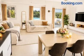 Peaceful Retreat Villa Margarita with Private pool - Image 3