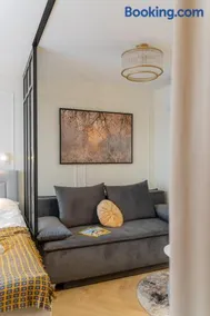 Beautiful apartment in the city center, air conditioning, elevator - Image 2