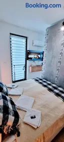 ATENEO ApArt Hotel - Studio DeLuxe - MODERN Apartment with Big Balcony and Free Parking - Image 4