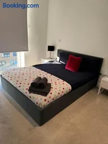 Modern Hi-rse 1bedroom Apartment - Image 1